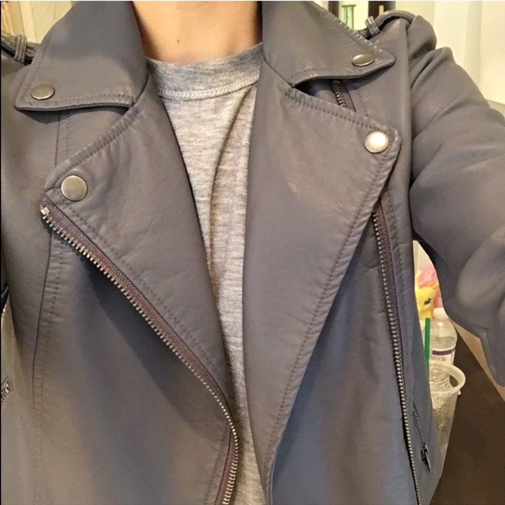 leather jacket - Picture 2 of 3